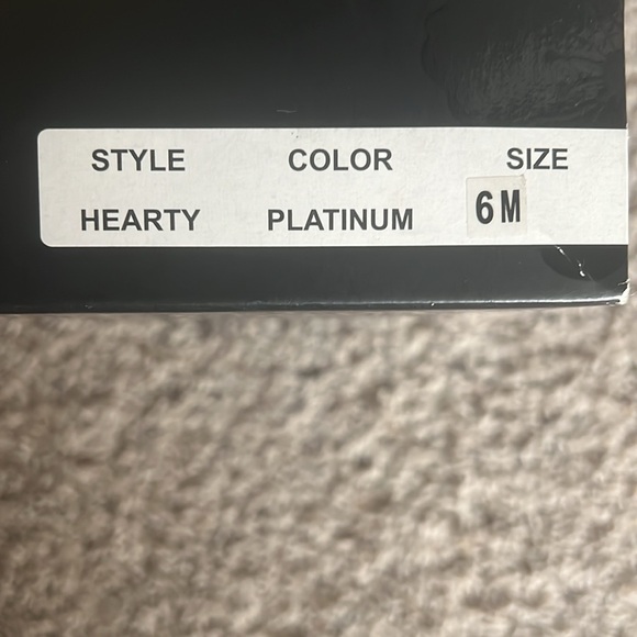 NEW CL Laundry Platinum Heart Pointed Toe Shoes, Silver Size 6M New w/o Box - Picture 8 of 9